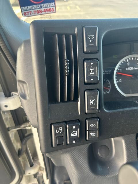 
								2023 Chevrolet 5500XD LCF full									