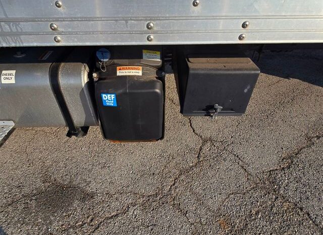 
								2023 Freightliner M2 106 full									