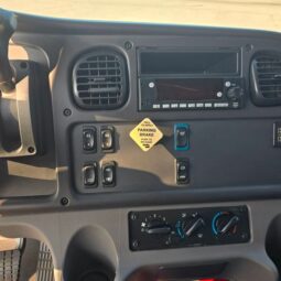 
										2023 Freightliner M2 106 full									