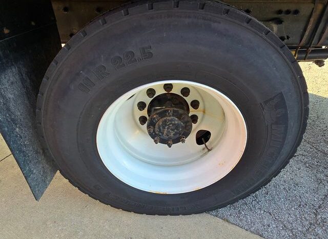 
								2023 Freightliner M2 106 full									