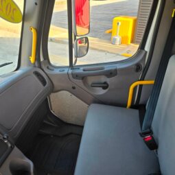 
										2023 Freightliner M2 106 full									