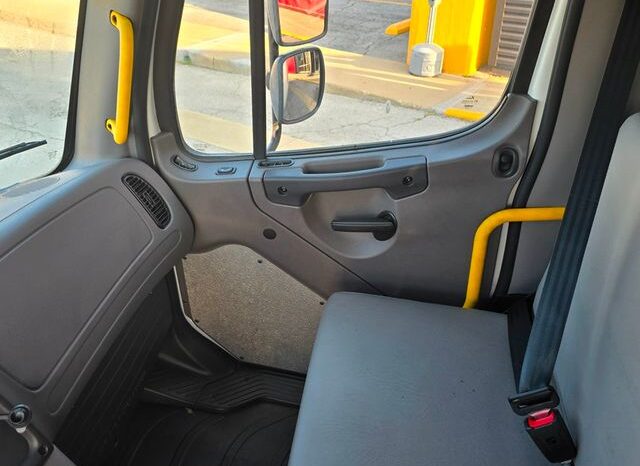 
								2023 Freightliner M2 106 full									