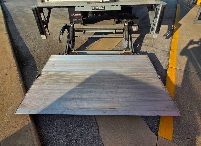 
								2023 Freightliner M2 106 full									