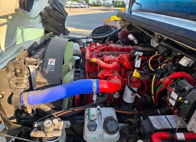 
								2023 Freightliner M2 106 full									