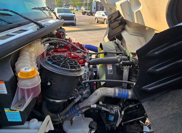 
								2023 Freightliner M2 106 full									