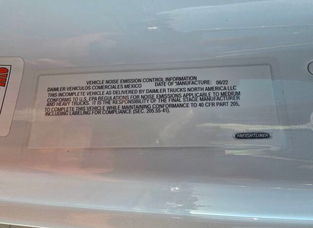 
								2023 Freightliner M2 106 full									