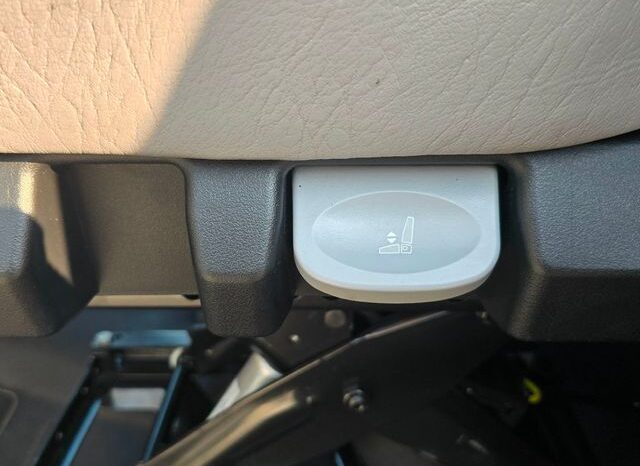 
								2023 Freightliner M2 106 full									