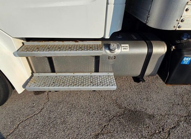 
								2023 Freightliner M2 106 full									