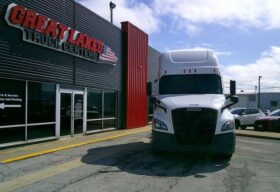 2020 Freightliner Cascadia 126