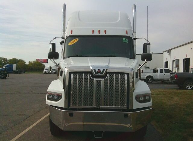
								2022 Western Star 49XSLP sleeper full									