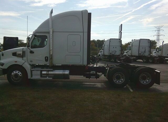 
								2022 Western Star 49XSLP sleeper full									