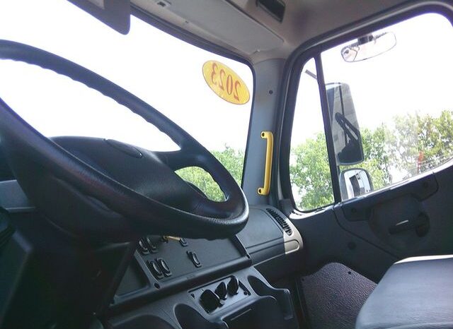 
								2023 Freightliner M2-106 full									