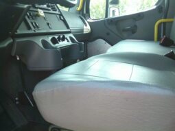 
										2023 Freightliner M2-106 full									