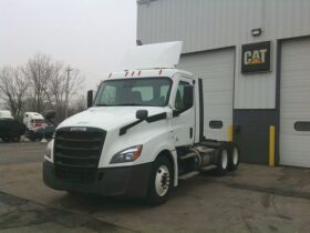 2020 Freightliner CA126DC daycab