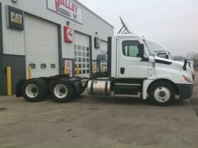 2020 Freightliner CA126DC daycab