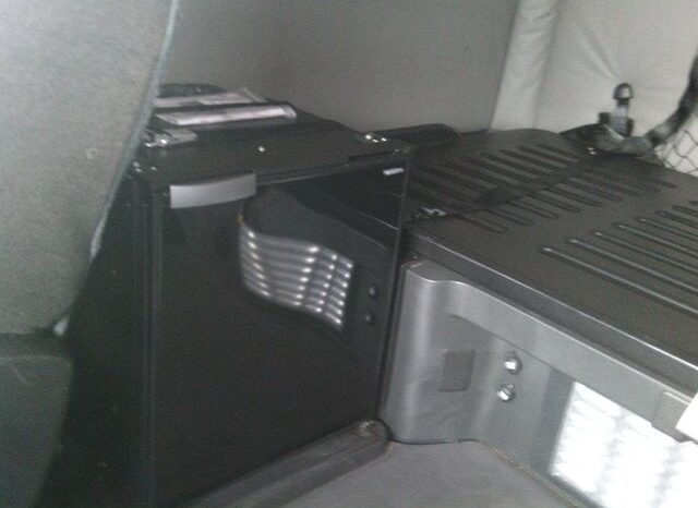 
								2020 Freightliner CA126SLP sleeper full									