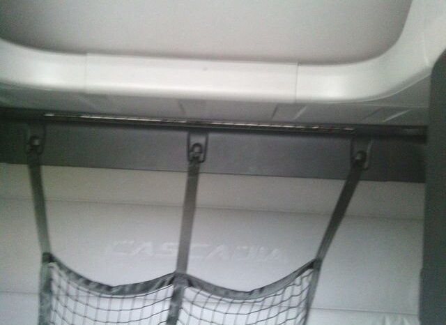 
								2020 Freightliner CA126SLP sleeper full									