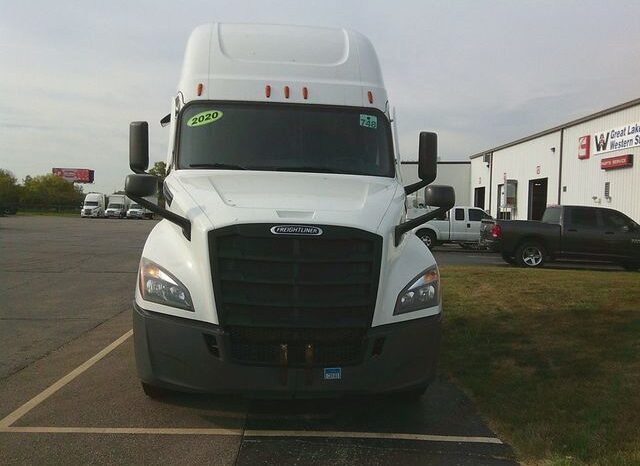 
								2020 Freightliner CA126SLP sleeper full									