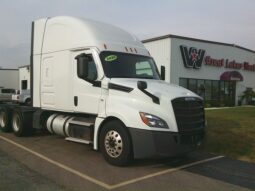 
										2020 Freightliner CA126SLP sleeper full									