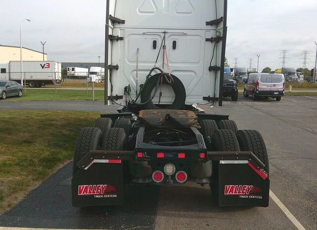 
								2020 Freightliner CA126SLP sleeper full									