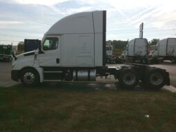 
										2020 Freightliner CA126SLP sleeper full									