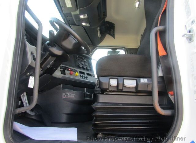 
								2021 Freightliner CASCADIA 116 full									