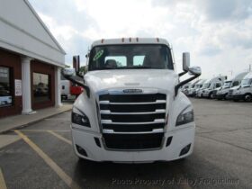 2021 Freightliner CASCADIA 116
