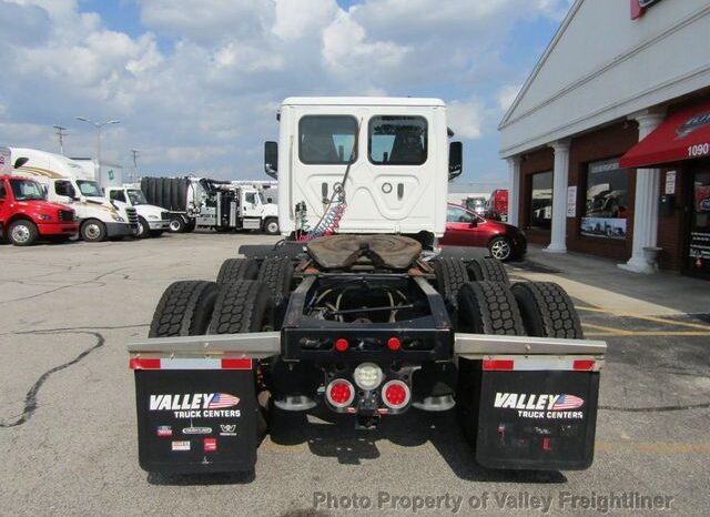 
								2021 Freightliner CASCADIA 116 full									