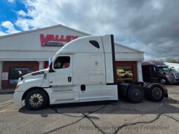 
										2021 Freightliner CASCADIA 126 full									