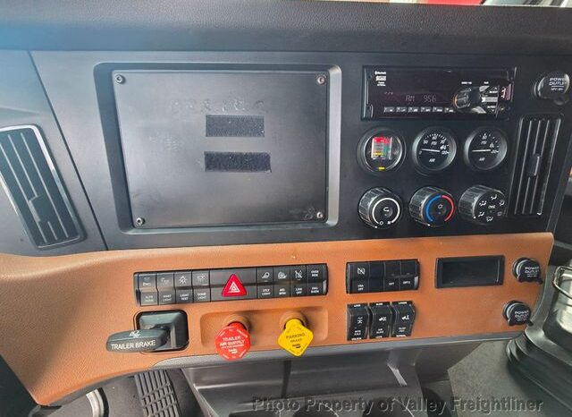 
								2021 Freightliner CASCADIA 126 full									