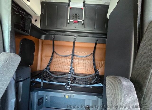 
								2021 Freightliner CASCADIA 126 full									