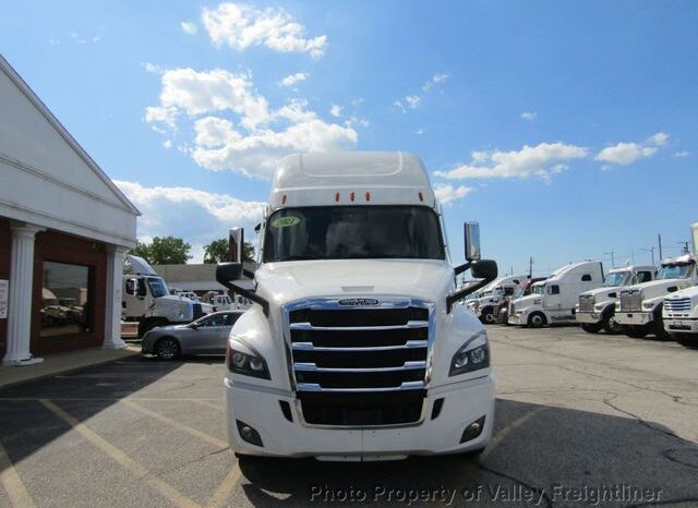 
								2021 Freightliner CASCADIA 126 full									