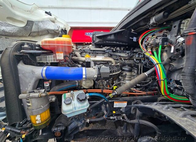 
								2021 Freightliner CASCADIA 126 full									