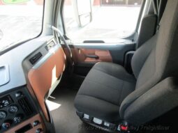 
										2021 Freightliner CASCADIA 126 full									