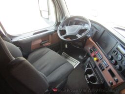 
										2021 Freightliner CASCADIA 126 full									