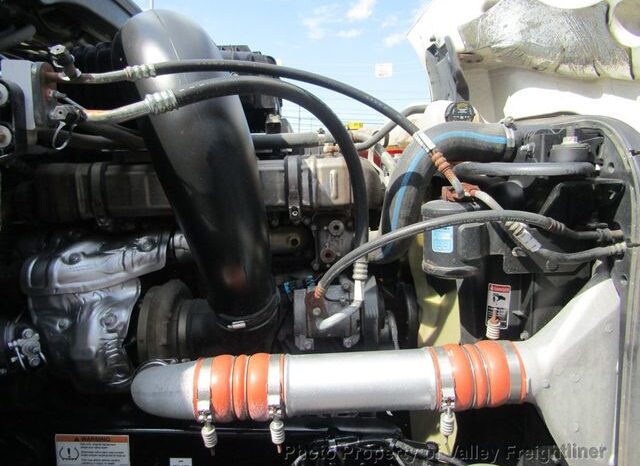 
								2021 Freightliner CASCADIA 126 full									