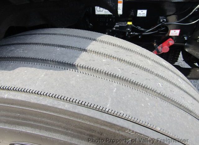 
								2021 Freightliner CASCADIA 126 full									