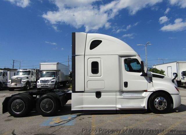 
								2021 Freightliner CASCADIA 126 full									