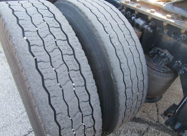 
								2020 Freightliner CASCADIA 126 full									