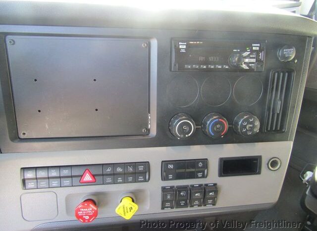 
								2020 Freightliner CASCADIA 126 full									