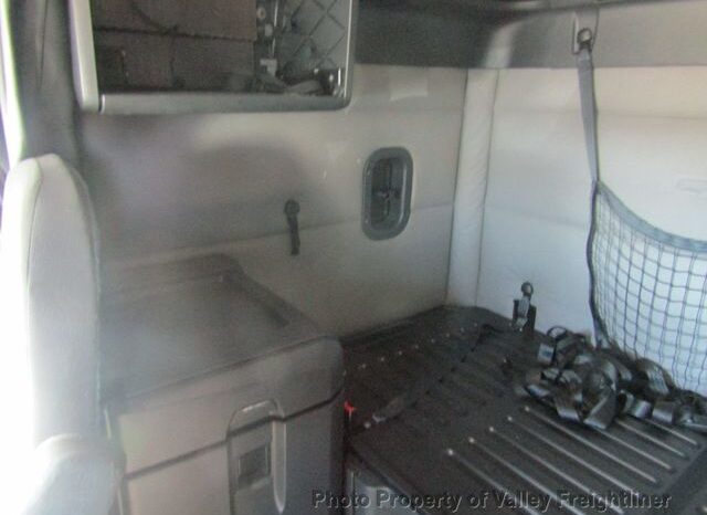 
								2020 Freightliner CASCADIA 126 full									