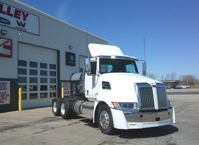
								2020 Western Star 57XDC daycab full									