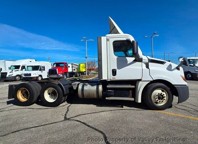 
								2020 Freightliner CASCADIA 126 full									