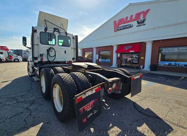 
								2020 Freightliner CASCADIA 126 full									