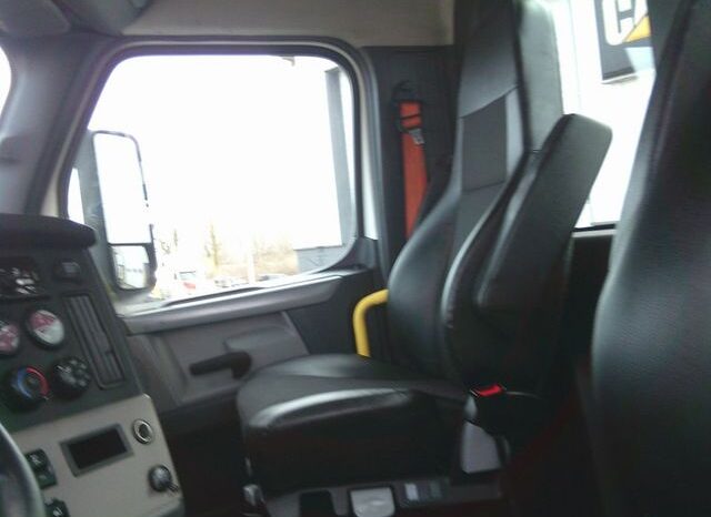 
								2021 Freightliner CA126DC daycab full									
