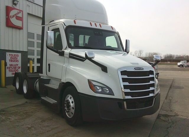 
								2021 Freightliner CA126DC daycab full									