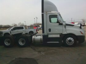 2021 Freightliner CA126DC daycab