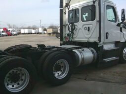 
										2021 Freightliner CA126DC daycab full									