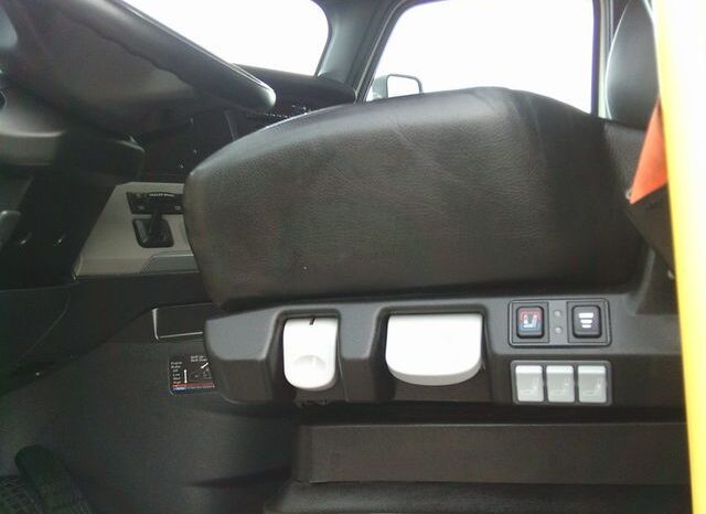 
								2021 Freightliner CA126DC daycab full									