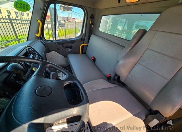 
								2023 Freightliner M2-106 full									